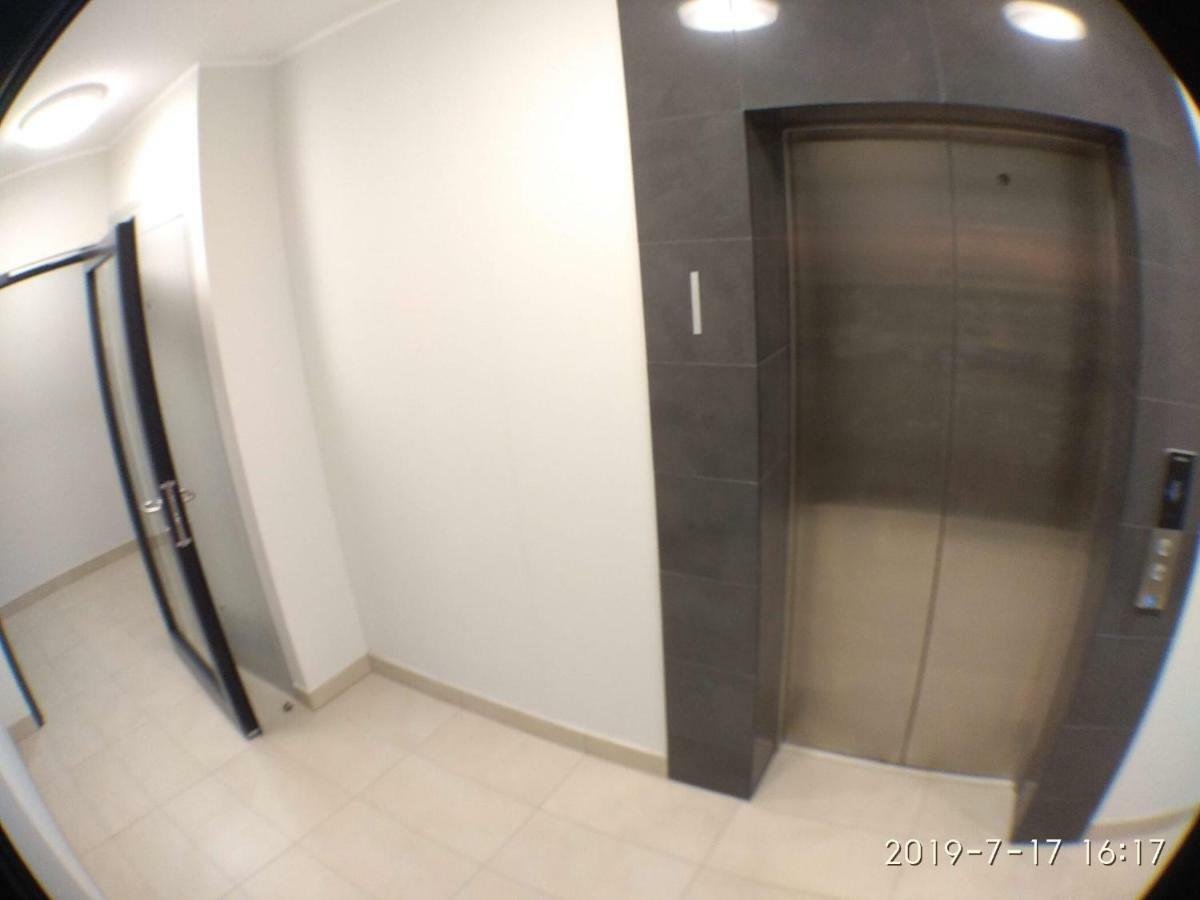 1120 Smialego 41 - Tanie Pokoje W Apartamencie - Samodzielne Zameldowanie - Self Check In ポズナン エクステリア 写真